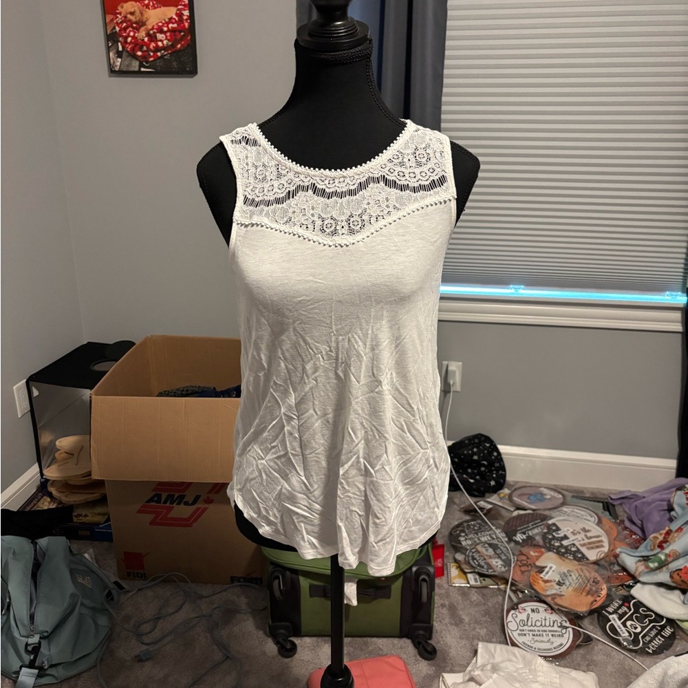 H&M White Sleeveless Lace Tank Top